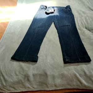 Bill Blass W Sz. 10 dark denim stretch cuffed (light distress) jeans